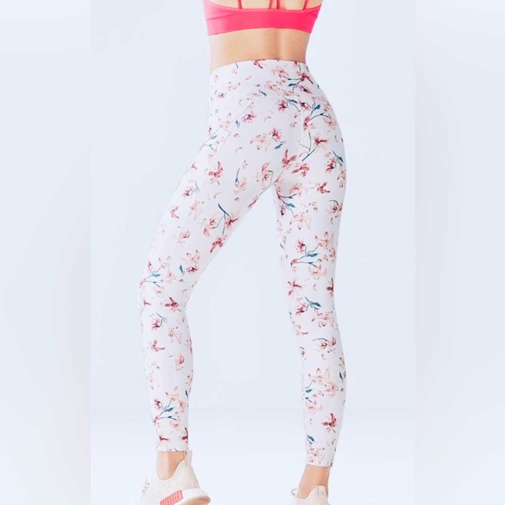 Fabletics Lily Vine Floral Print 7/8 Length Leggings - Small